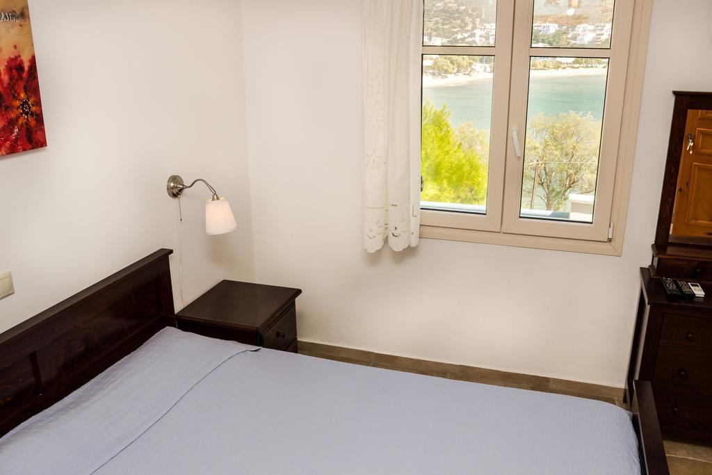 Almar Apartments Баци Стая снимка